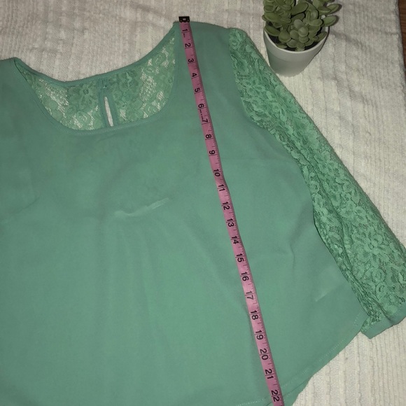 •Lace Detail Blouse• - Picture 4 of 6